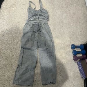 No longer needed. Such a cute set that I’ve worn to many different occasions.